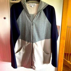 Detailed fancy sweatshirt multi colored gray tan & navy